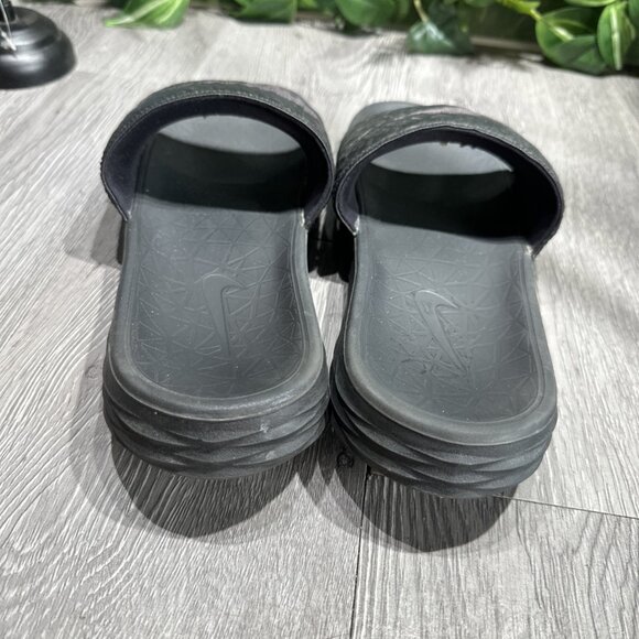 Nike Benassi Solarsoft Sandals Slides Size 8 Black Slippers On 705474-091